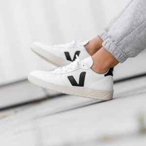 Veja V-10 Women's Size 8 Excellent Condition